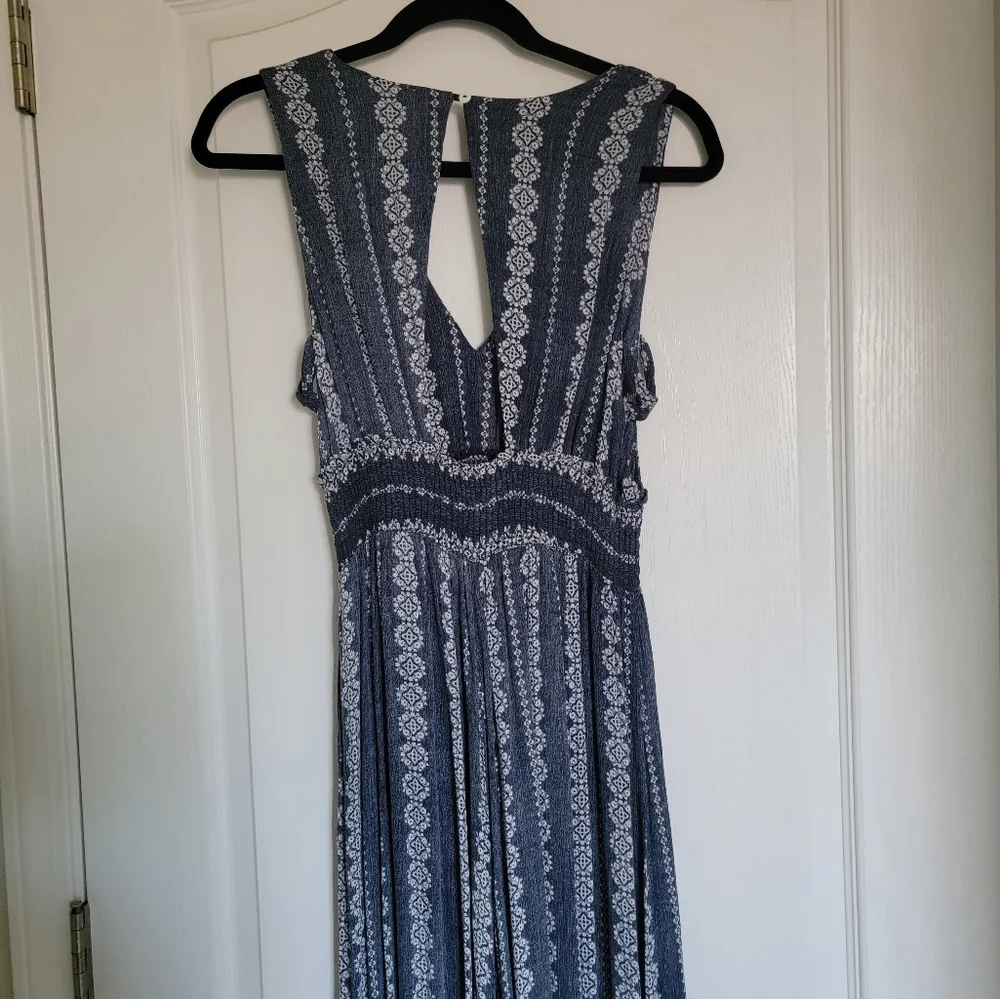 Hem & Thread Romper - Picture 4 of 5
